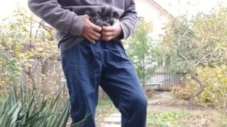 Walking in the yard - porn video